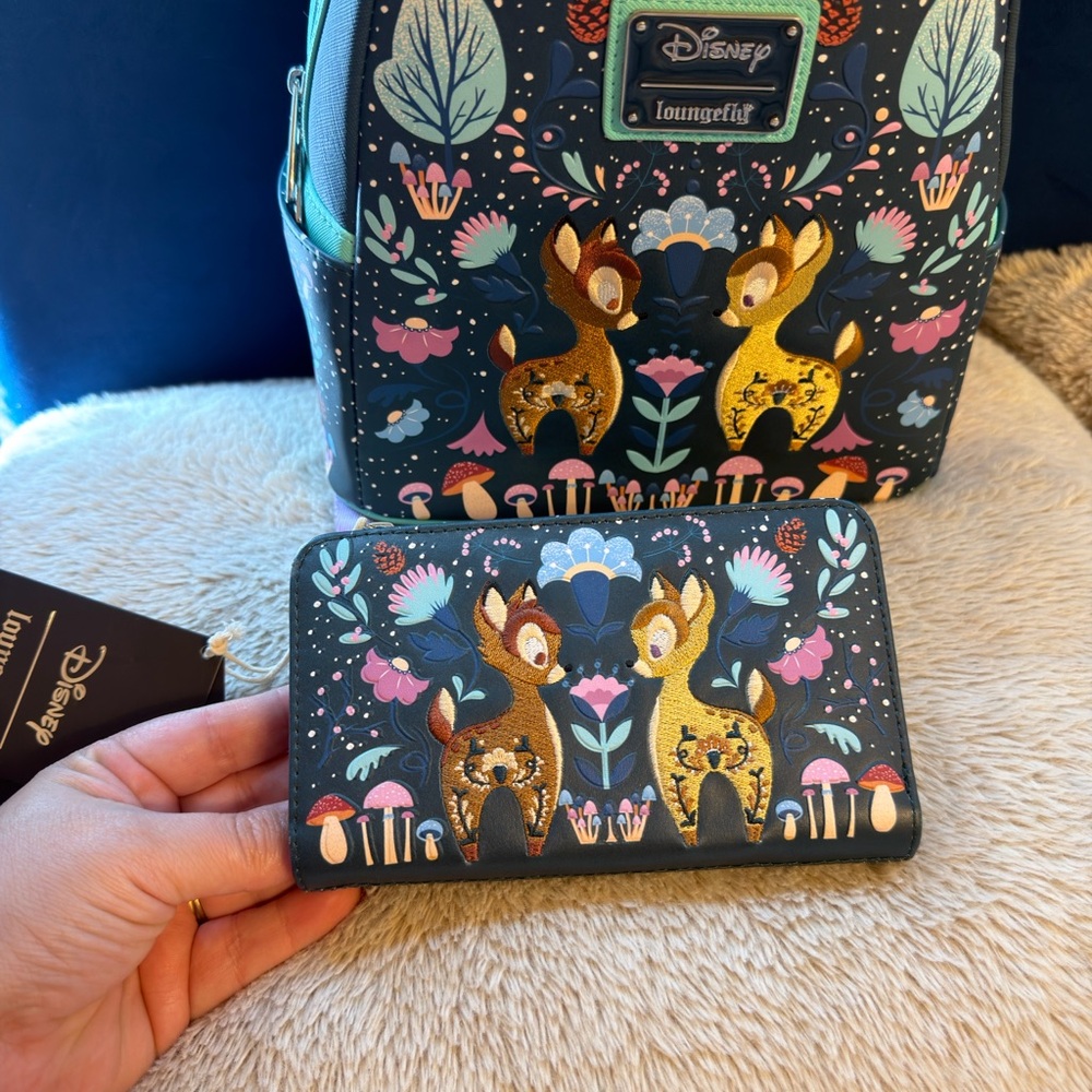Loungefly Disney Bambi Folk Floral Green
Mini Backpack and wallet set. - Picture 6 of 7